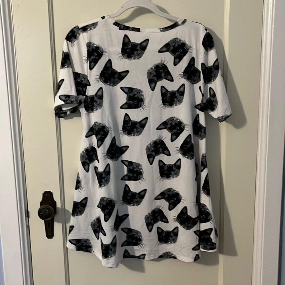 LuLaRoe Perfect T size M EUC - Picture 2 of 4